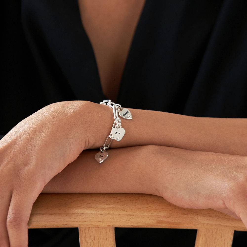 Rory Armband mit gravierten Herz-Charms und Diamanten - Silber-4 Rory Armband mit gravierten Herz-Charms und Diamanten - Silber-4 Produktfoto