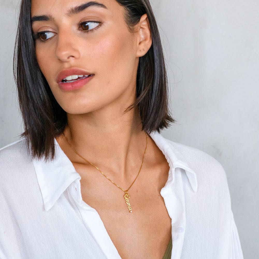 Kette mit vertikalen kursiven Namensanhängern und Diamanten - Gold-Vermeil-3 Kette mit vertikalen kursiven Namensanhängern und Diamanten - Gold-Vermeil-3 Produktfoto